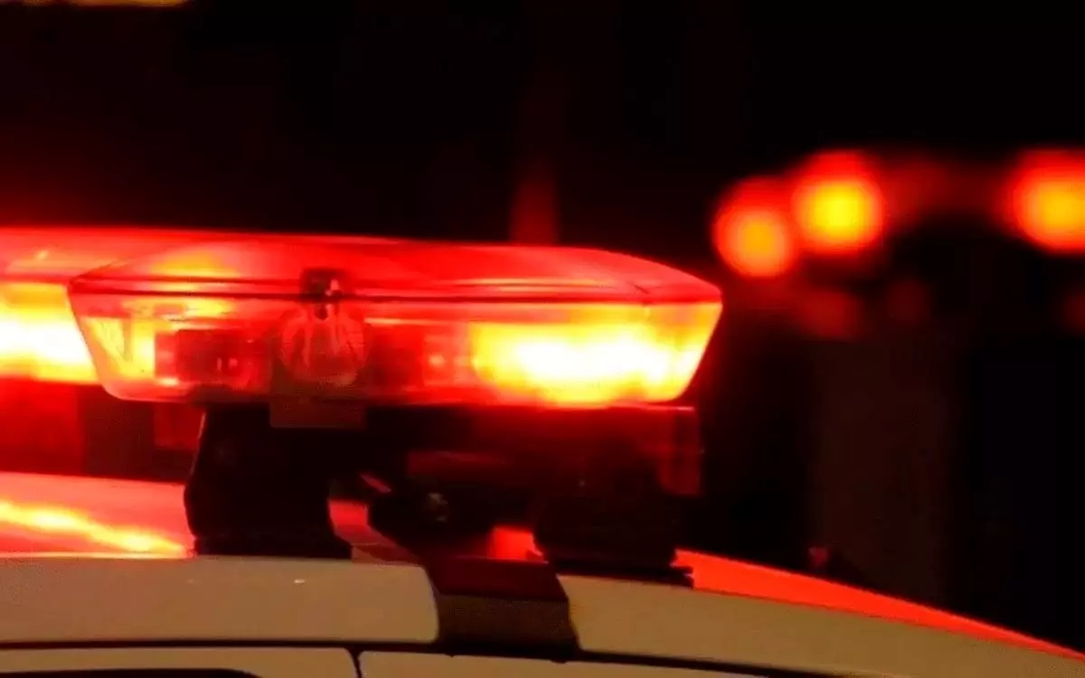 Polícia Militar identifica transporte irregular de passageiro e apreende carro no Centro de Santos Dumont